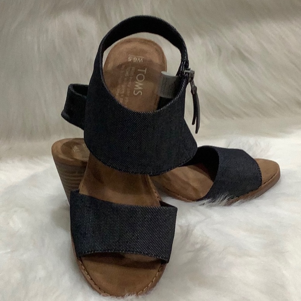 NWOB Toms Majorka Cutout Sandals Denim